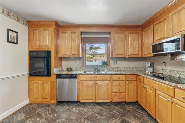 415 Robin RD, Portsmouth, VA 23701