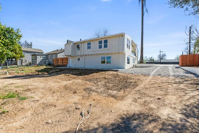 1821 River Rd, Modesto, CA 95351