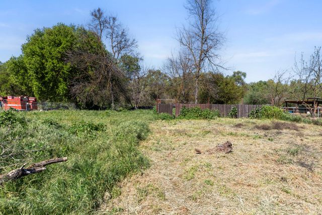 1821 River Rd, Modesto, CA 95351