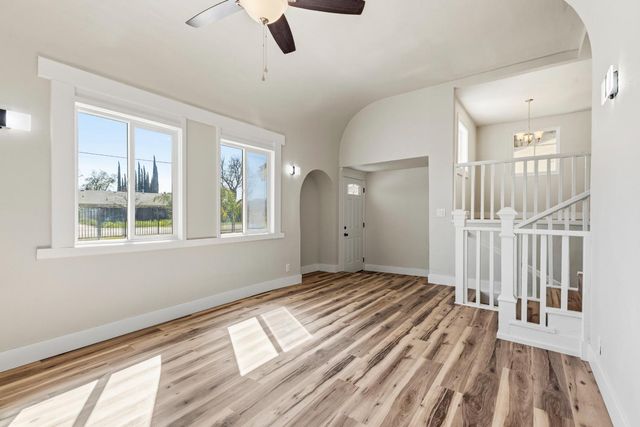 1821 River Rd, Modesto, CA 95351