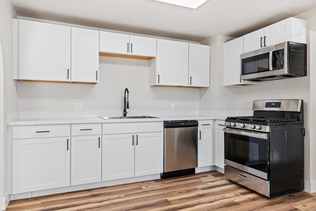 1821 River Rd, Modesto, CA 95351