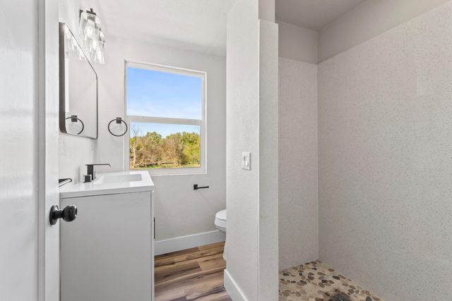 1821 River Rd, Modesto, CA 95351