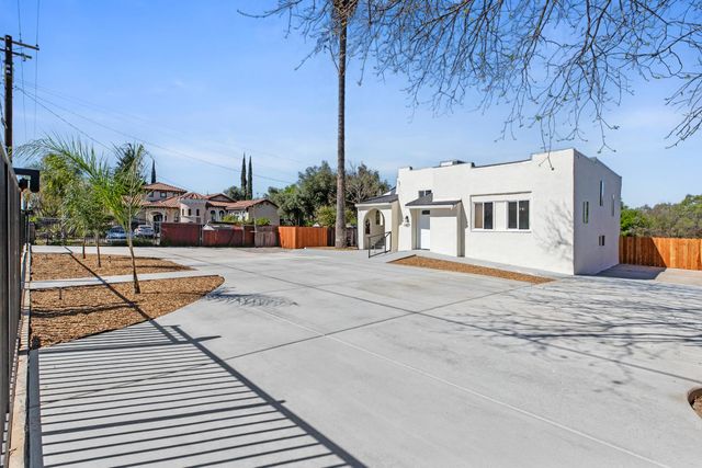 1821 River Rd, Modesto, CA 95351