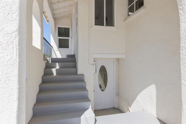 1821 River Rd, Modesto, CA 95351