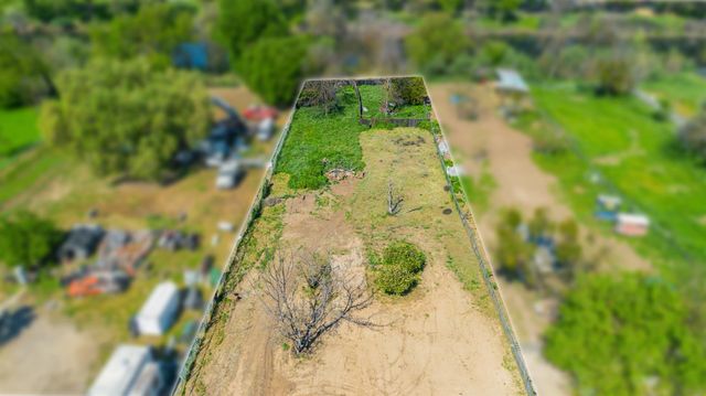 1821 River Rd, Modesto, CA 95351