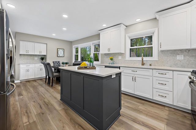 12610 St. Mary's DRIVE, New Berlin, WI 53151