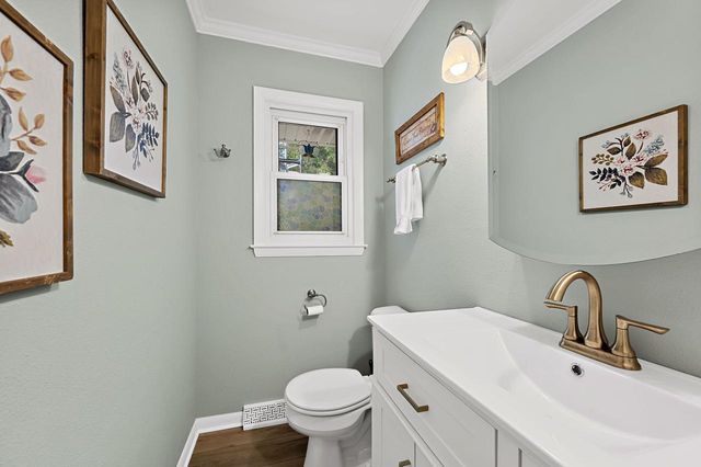 12610 St. Mary's DRIVE, New Berlin, WI 53151