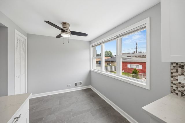 5153 S Oak Park Avenue, Chicago, IL 60638