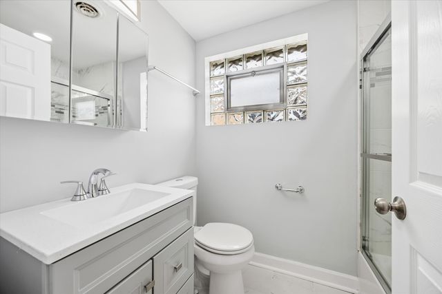 5153 S Oak Park Avenue, Chicago, IL 60638