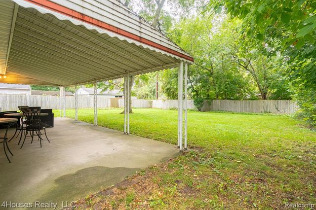 2451 Lafay Drive, West Bloomfield, MI 48324
