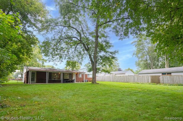 2451 Lafay Drive, West Bloomfield, MI 48324