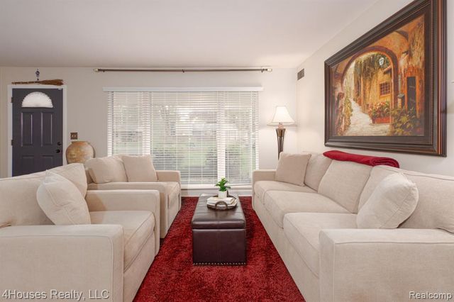 2451 Lafay Drive, West Bloomfield, MI 48324