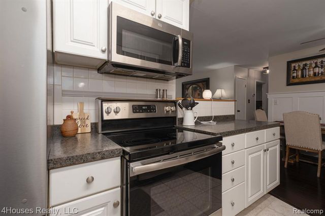 2451 Lafay Drive, West Bloomfield, MI 48324
