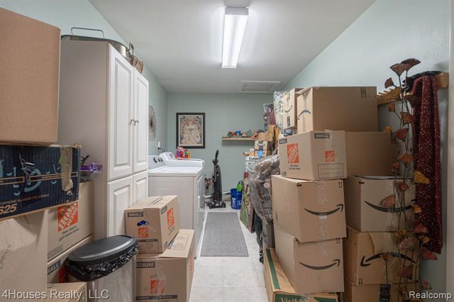 2451 Lafay Drive, West Bloomfield, MI 48324