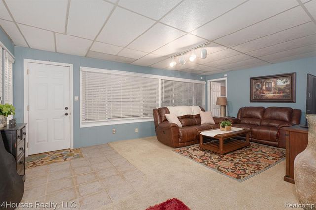 2451 Lafay Drive, West Bloomfield, MI 48324
