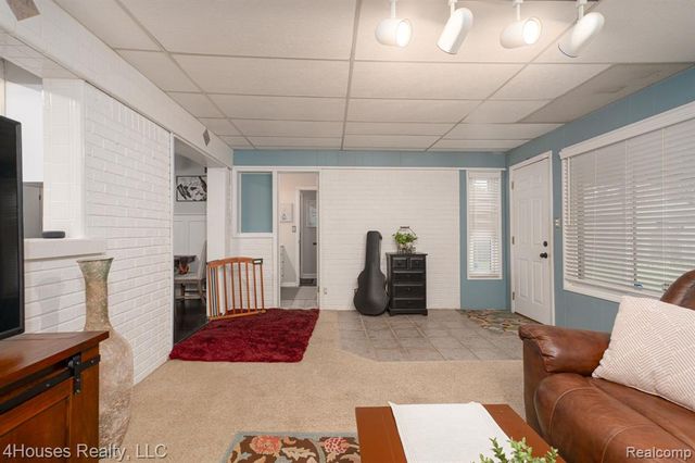 2451 Lafay Drive, West Bloomfield, MI 48324