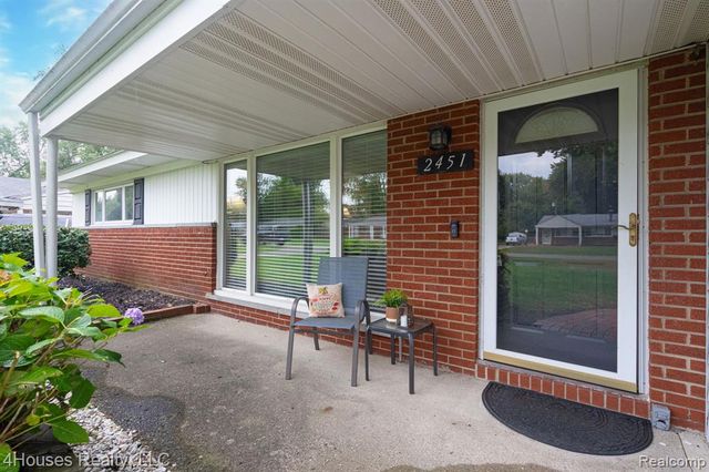 2451 Lafay Drive, West Bloomfield, MI 48324