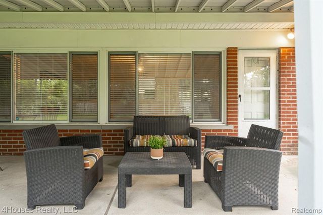 2451 Lafay Drive, West Bloomfield, MI 48324