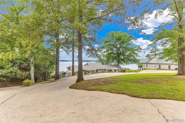 188 Ski Club Drive, Wetumpka, AL 36092