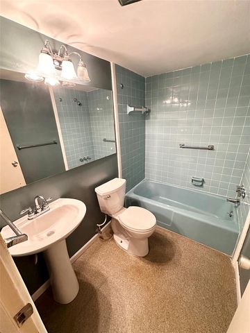 450 32ND AVENUE N 107W, St Petersburg, FL 33704