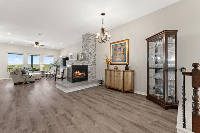 319 Lombardia DR 21B, Austin, TX 78734