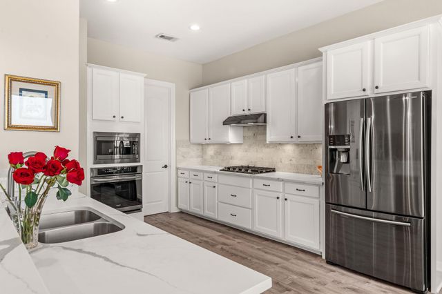 319 Lombardia DR 21B, Austin, TX 78734