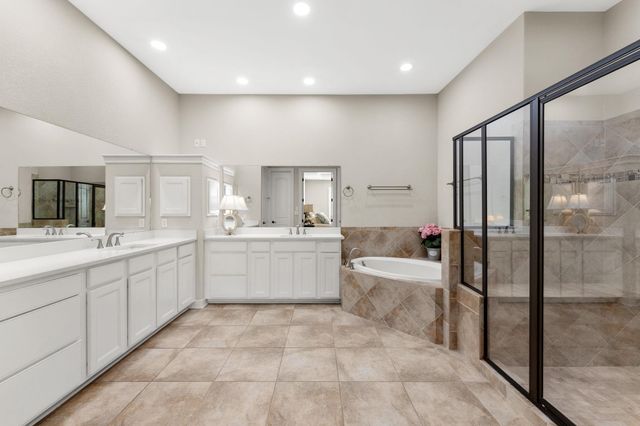319 Lombardia DR 21B, Austin, TX 78734