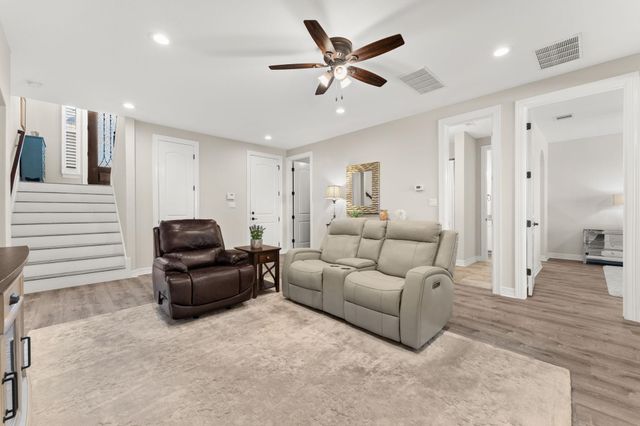 319 Lombardia DR 21B, Austin, TX 78734