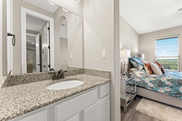 319 Lombardia DR 21B, Austin, TX 78734