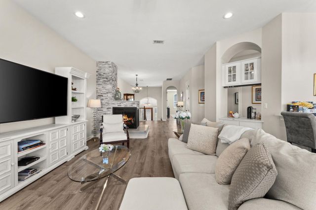 319 Lombardia DR 21B, Austin, TX 78734