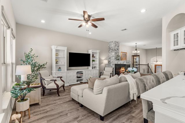 319 Lombardia DR 21B, Austin, TX 78734