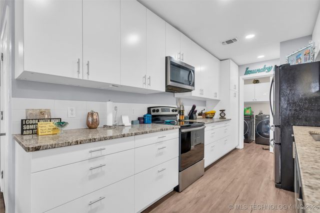 1121 Surrey, Ardmore, OK 73401