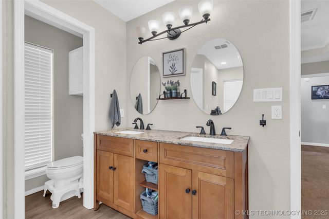 1121 Surrey, Ardmore, OK 73401