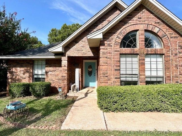 1121 Surrey, Ardmore, OK 73401