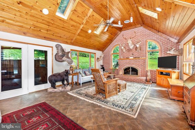11915 COVE RD, Clear Spring, MD 21722