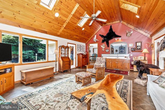 11915 COVE RD, Clear Spring, MD 21722