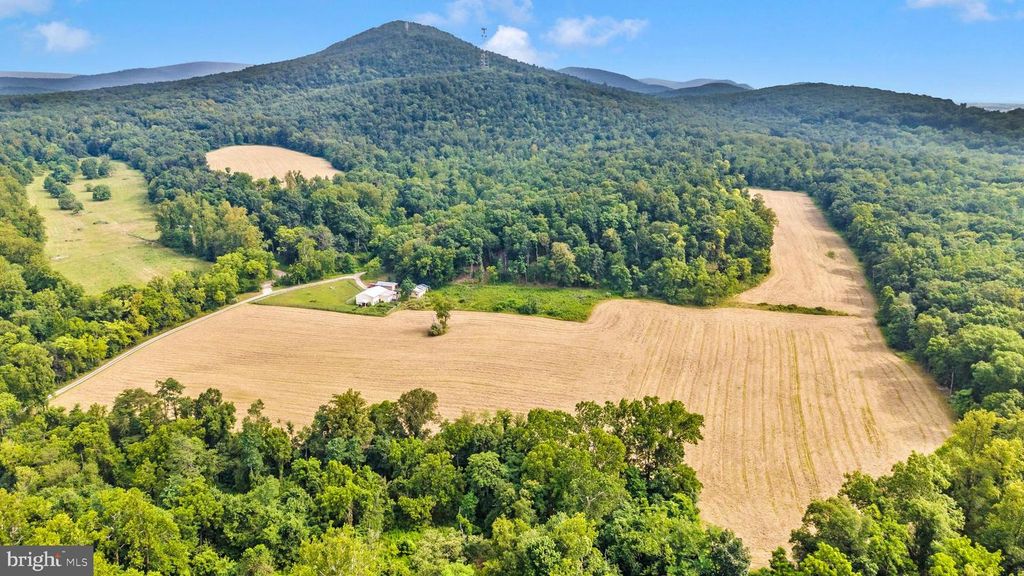 11915 COVE RD, Clear Spring, MD 21722