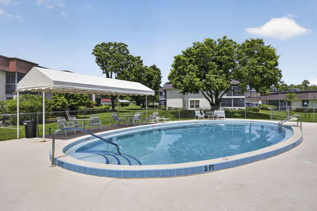 12027 GREENWAY Circle S 204, Royal Palm Beach, FL 33411