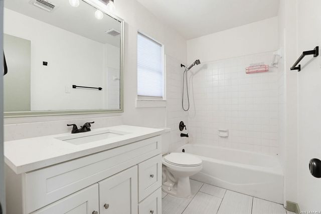 8415 TIMBER CREST ST, San Antonio, TX 78250
