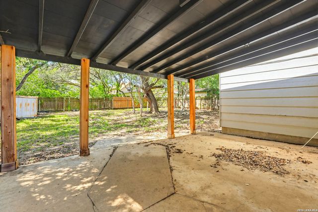 8415 TIMBER CREST ST, San Antonio, TX 78250