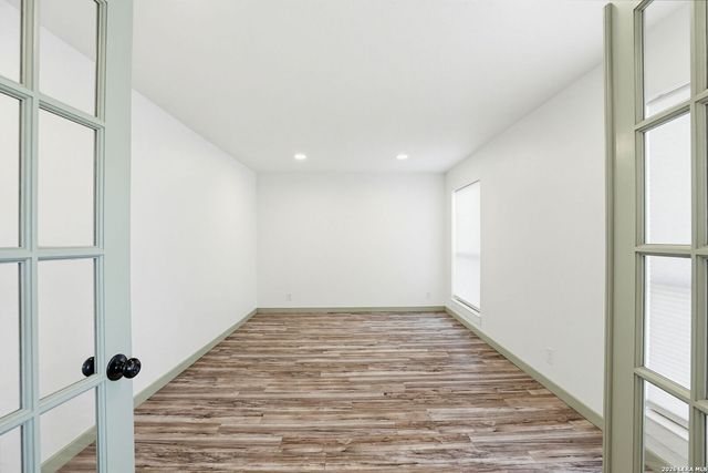8415 TIMBER CREST ST, San Antonio, TX 78250