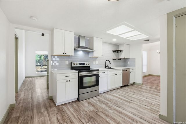 8415 TIMBER CREST ST, San Antonio, TX 78250