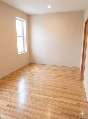 48-72 37th Street, Long Island City, NY 11101
