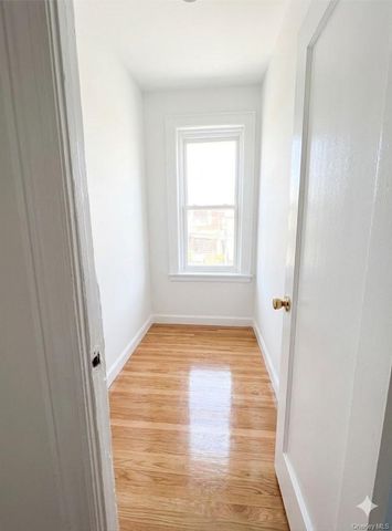 48-72 37th Street, Long Island City, NY 11101