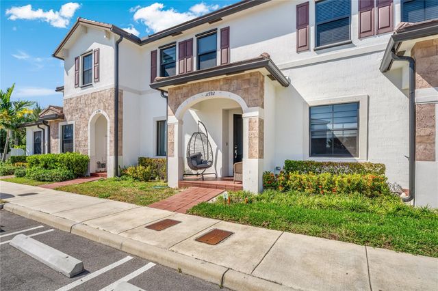 11392 W 34th Way, Hialeah, FL 33018