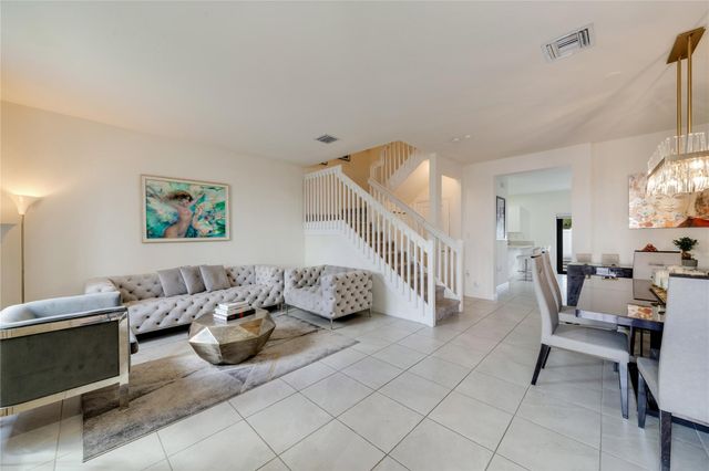 11392 W 34th Way, Hialeah, FL 33018