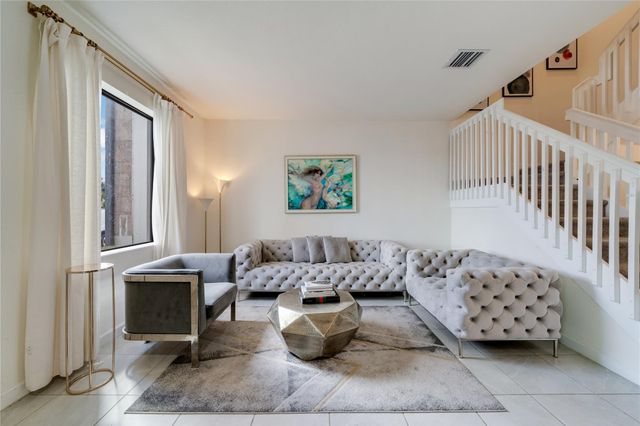 11392 W 34th Way, Hialeah, FL 33018