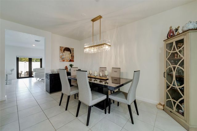 11392 W 34th Way, Hialeah, FL 33018