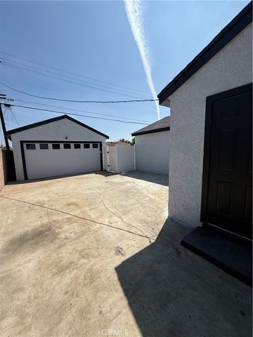 14102 S Parmelee, Compton, CA 90222