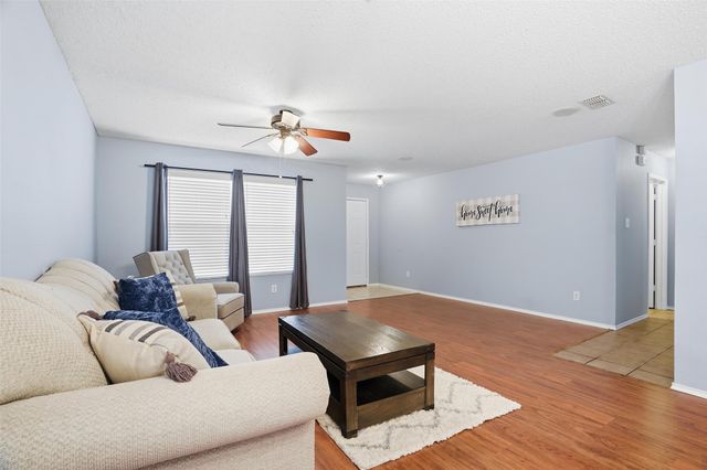 521 Oriel Circle, Fort Worth, TX 76036